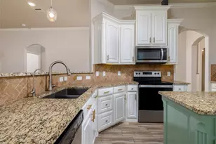 205 Harp Ave, Godley, TX 76044 - Photo 17
