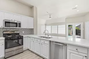 1237 Christopher Ln, Lewisville, TX 75077 - Photo 9