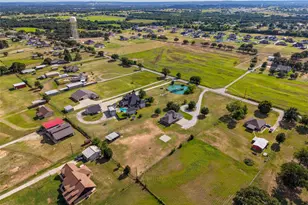 1389 Thomas Rd, Springtown, TX 76082 - Photo 35