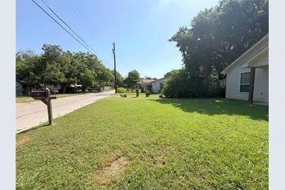 122 Katy Street, Cleburne, TX 76031 - Photo 5