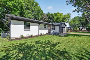 425 N Hamilton St, Farmersville, TX 75442 - Photo 1