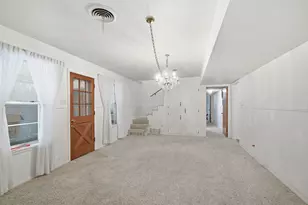 1301 Colonial Ct, Arlington, TX 76013 - Photo 11