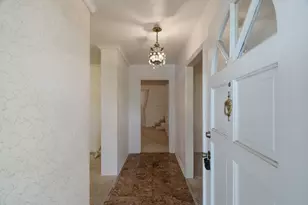 1301 Colonial Ct, Arlington, TX 76013 - Photo 5