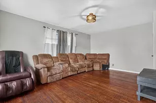 1029 S Bryan St, Mesquite, TX 75149 - Photo 3