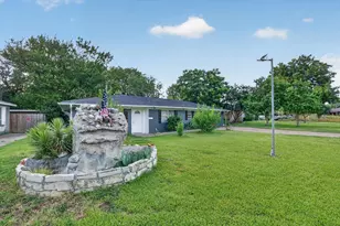 1029 S Bryan St, Mesquite, TX 75149 - Photo 3