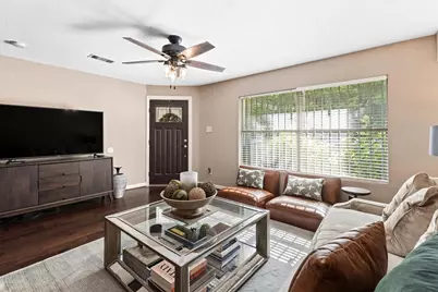 1130 S Montreal Avenue, Dallas, TX 75208 - Photo 3