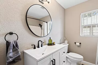 1130 S Montreal Avenue, Dallas, TX 75208 - Photo 11