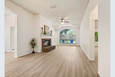 1137 Union Drive, Saginaw, TX 76131 - Photo 5
