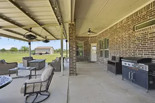 205 Lavender Ct, Springtown, TX 76082 - Photo 33