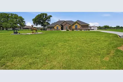 205 Lavender Court, Springtown, TX 76082 - Photo 39
