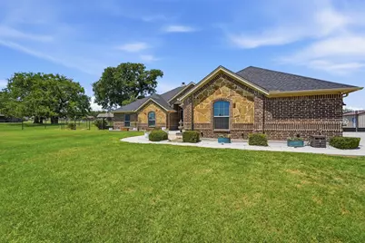 205 Lavender Court, Springtown, TX 76082 - Photo 3