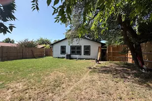 2028 E Jones St, Sherman, TX 75090 - Photo 3