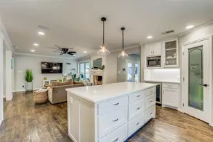 6711 Kingsbury Dr, Dallas, TX 75231 - Photo 11