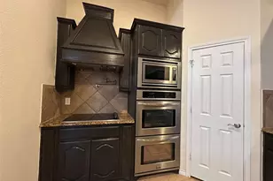 702 Carolyn T Hunt Dr, Cedar Hill, TX 75104 - Photo 7