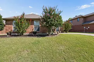 1833 Melton Dr, Carrollton, TX 75010 - Photo 3