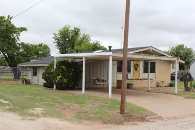 810 W Eden Street, Munday, TX 76371 - Photo 3