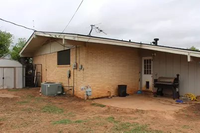 810 W Eden Street, Munday, TX 76371 - Photo 23