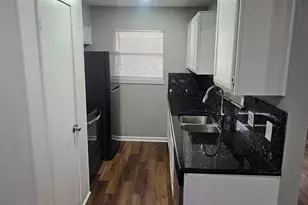 5604 Oak Grove Rd, Fort Worth, TX 76134 - Photo 5