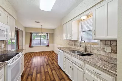 2813 Cripple Creek Trail, Grapevine, TX 76051 - Photo 9