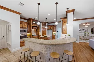 620 Highview Ln, Hurst, TX 76054 - Photo 5