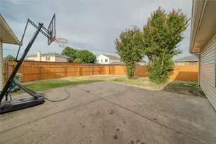 905 Meadowgate Dr, Allen, TX 75002 - Photo 11