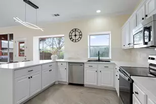 1339 Barclay Dr, Carrollton, TX 75007 - Photo 9