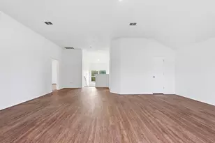 725 Parkford Ln, Arlington, TX 76001 - Photo 19
