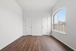 725 Parkford Ln, Arlington, TX 76001 - Photo 21