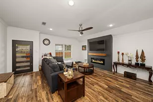8015 Leigh Ann Dr, Dallas, TX 75232 - Photo 11