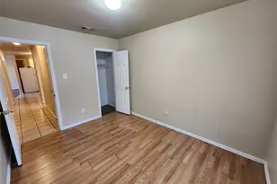 939 Baker St, Fort Worth, TX 76104 - Photo 13