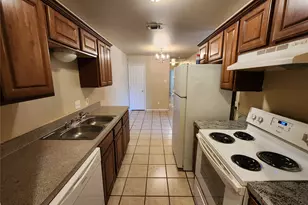 939 Baker St, Fort Worth, TX 76104 - Photo 7
