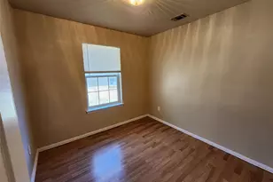 939 Baker St, Fort Worth, TX 76104 - Photo 15