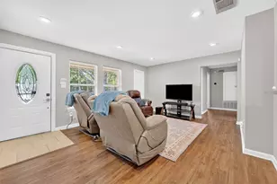 2632 Wicker Ave, Farmers Branch, TX 75234 - Photo 5