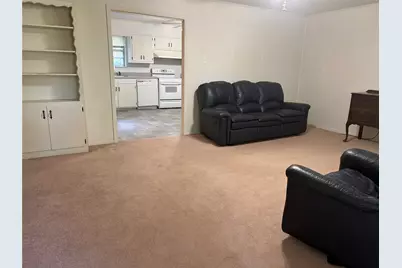 307 S Avenue P, Clifton, TX 76634 - Photo 3