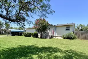 606 W 16th St, Cisco, TX 76437 - Photo 3