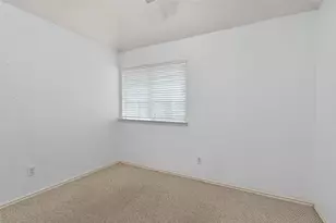 4100 Creekhollow Dr, Carrollton, TX 75010 - Photo 15