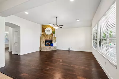 932 Champions Court, Roanoke, TX 76262 - Photo 5