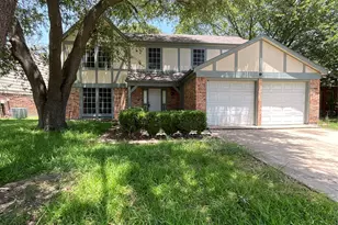2332 Abbington Ln, Grand Prairie, TX 75052 - Photo 1