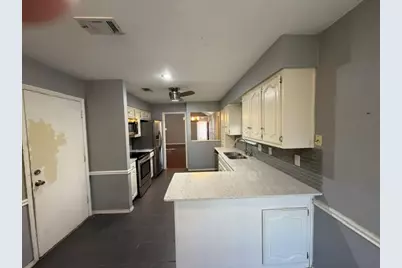 2525 W Oakdale Road, Irving, TX 75060 - Photo 11