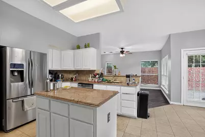 10201 Perkins Drive, Irving, TX 75063 - Photo 9