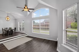 10201 Perkins Dr, Irving, TX 75063 - Photo 13