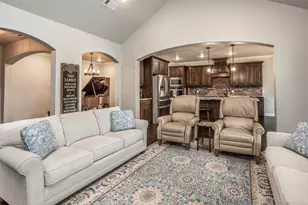 110 E Iriquois Dr, Lake Kiowa, TX 76240 - Photo 11