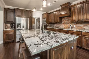 110 E Iriquois Dr, Lake Kiowa, TX 76240 - Photo 21