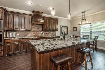 110 E Iriquois Drive, Lake Kiowa, TX 76240 - Photo 17