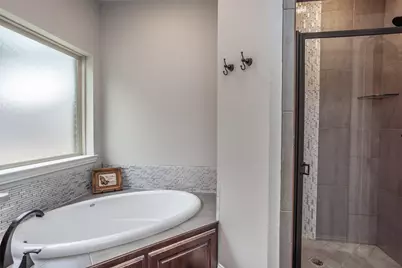 110 E Iriquois Drive, Lake Kiowa, TX 76240 - Photo 29