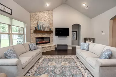 110 E Iriquois Drive, Lake Kiowa, TX 76240 - Photo 9