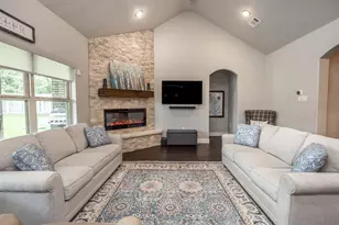 110 E Iriquois Dr, Lake Kiowa, TX 76240 - Photo 9