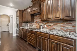 110 E Iriquois Dr, Lake Kiowa, TX 76240 - Photo 15