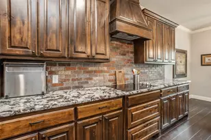 110 E Iriquois Dr, Lake Kiowa, TX 76240 - Photo 19