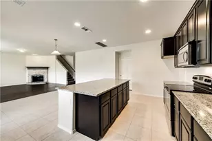 921 Foxglove Dr, Little Elm, TX 75068 - Photo 5